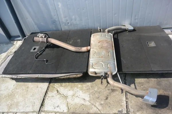 Mercedes Auspuff Endschalldämpfer OEM A2464910700 Gebraucht image 2