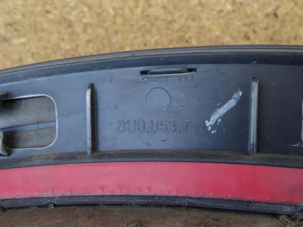 Audi Q3 8U Oikea Etulokasuoja 2011-2018 8U0853718A image 6