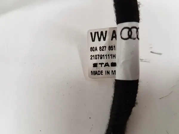 AUDI Q5 Bakluckans aktuatorer 80A827851A image 6