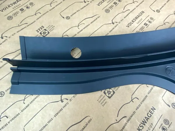 Junta de para-brisa esquerda OEM 571819403C VW Tiguan III image 3