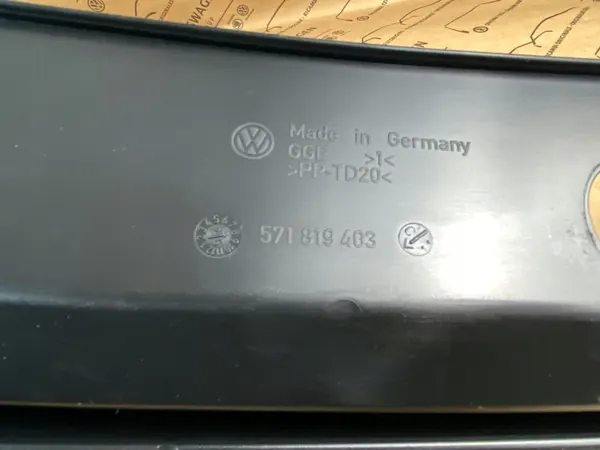 Junta de para-brisa esquerda OEM 571819403C VW Tiguan III image 5
