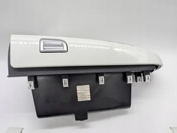 Fiat 500X OEM instrumentbrädesfack - Vit Europeisk Version image 6