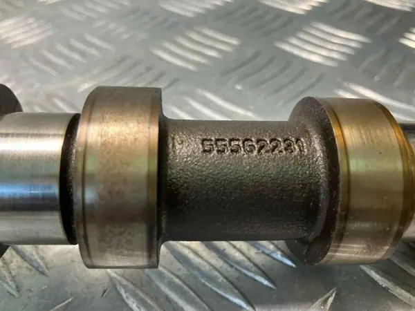 Arbre à cames échappement OEM 55562231 Opel Corsa D 1.2 image 5