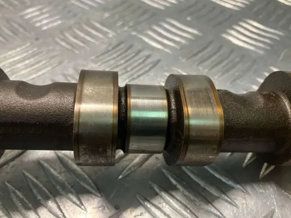 Arbre à cames échappement OEM 55562231 Opel Corsa D 1.2 image 9