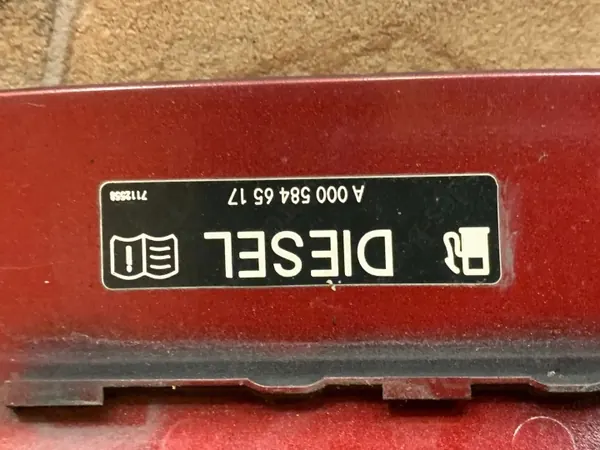 Polttoainesäiliön kansi OEM A2187570006 Mercedes-Benz CLS image 8