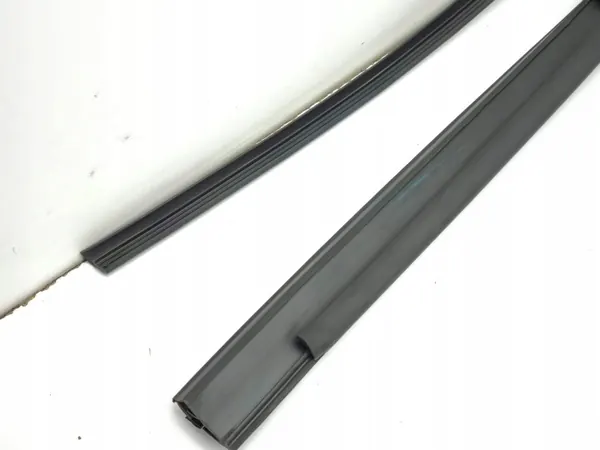 Joint vitre AMD180443 côté droit porte arrière image 9