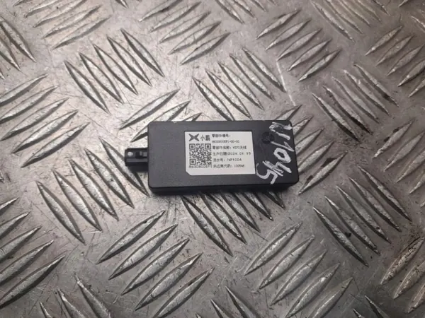 Amplificateur Antenne XPeng P7 OEM 8630800EF1 image 2