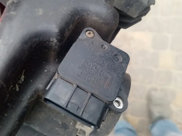 Capteur de débit d'air TOYOTA YARIS 22204-0J010 image 1