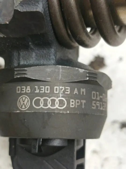 Ruitenwisserspomp 038130073AM voor Skoda Octavia I 1.9 TDI image 3