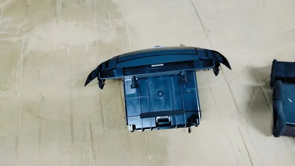 Aschenbecher KIA Proceed I Lift OEM 84707-1H050 image 3