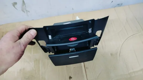 Aschenbecher KIA Proceed I Lift OEM 84707-1H050 image 4