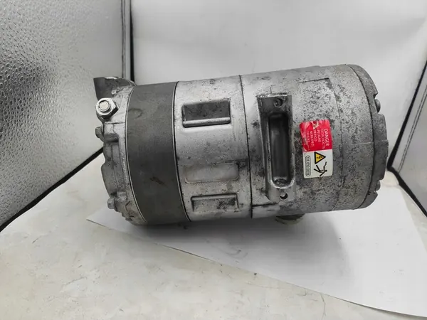 Compressore aria condizionata Audi Skoda Seat VW 5QE816803H image 3