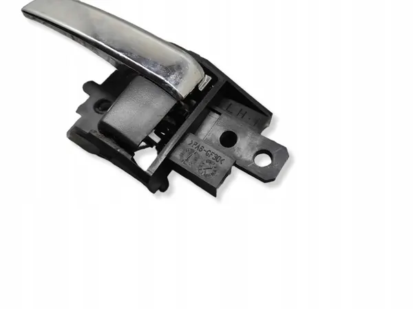 Inredningshandtag fram vänster OEM BEN23373 image 4