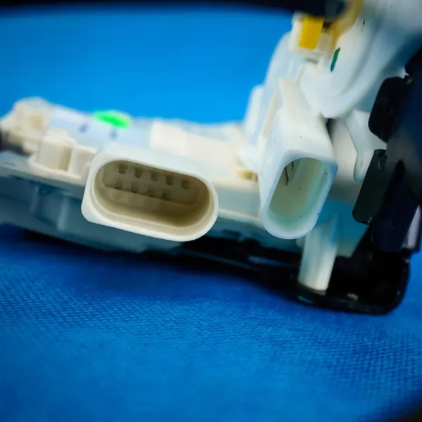 Linke Hintertürschloss Audi A8 S8 4H 4H0839015C image 4