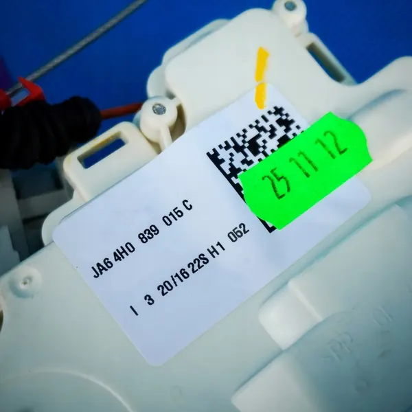 Linke Hintertürschloss Audi A8 S8 4H 4H0839015C image 5