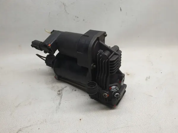 Mercedes AMK Jousituskompressori OEM W251 W164 image 2