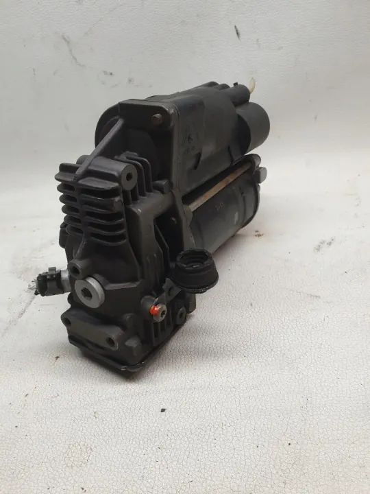 Mercedes AMK Jousituskompressori OEM W251 W164 image 4