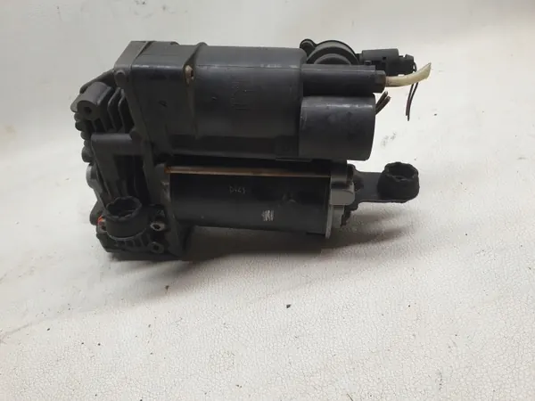 Mercedes AMK Jousituskompressori OEM W251 W164 image 5