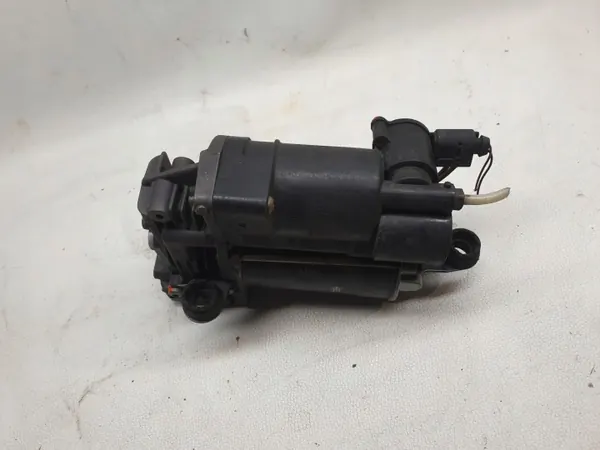Mercedes AMK Jousituskompressori OEM W251 W164 image 6