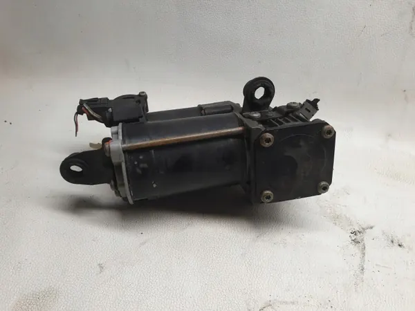 Mercedes AMK Jousituskompressori OEM W251 W164 image 7
