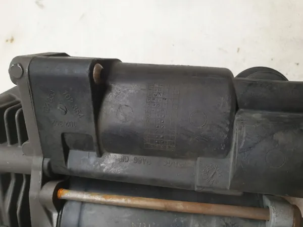 Mercedes AMK Jousituskompressori OEM W251 W164 image 8