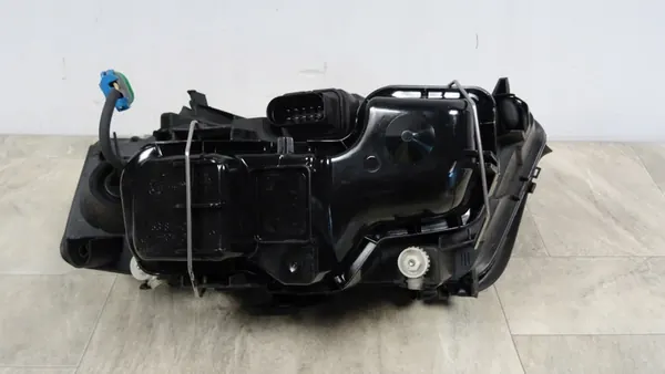 Hella Bi-Xenon Rechts Scheinwerfer Audi A6 image 4