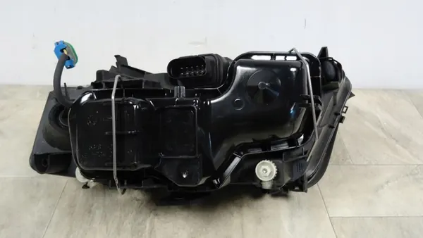 Hella Bi-Xenon Rechts Scheinwerfer Audi A6 image 5