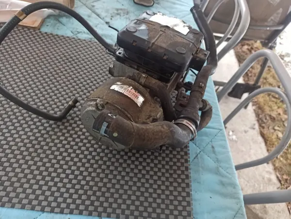 Citroen C5 Suspension Pump image 1