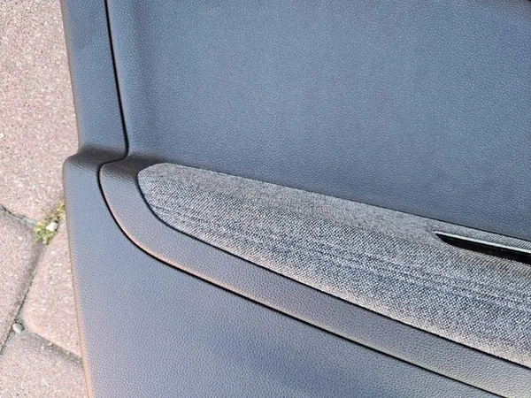 Painel da porta dianteira esquerda Renault Zoe 809015465R image 3