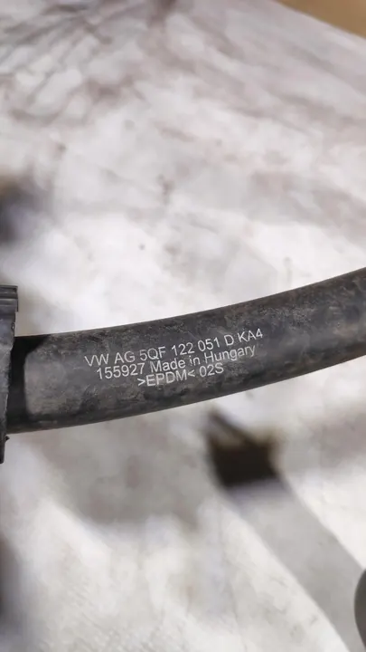 Vesipumpun letku Volkswagen Golf VII image 5