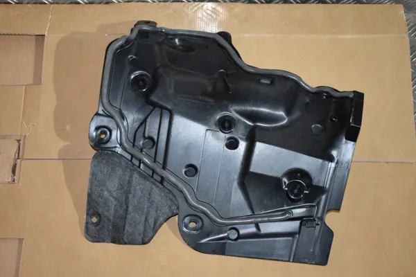 OEM A2546200200 Oikea väliseinäsuoja Mercedes W214 image 2