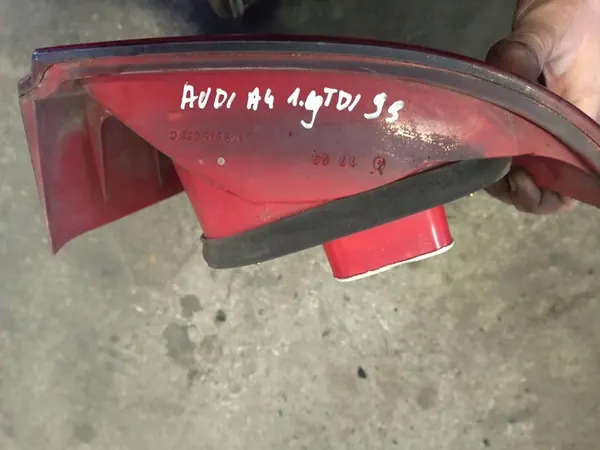 Luz Trasera Derecha Audi A4 B5 8D9945096C image 4