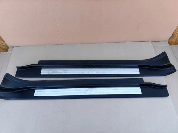 Jeu de protections de seuil intérieur Audi TT 8N OEM 8N0853492/91 image 2