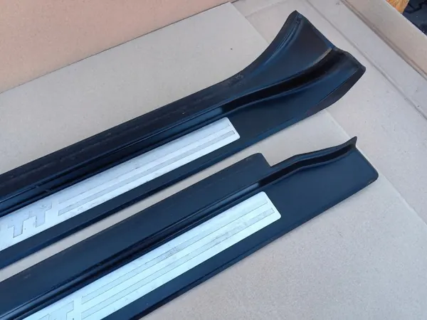 Jeu de protections de seuil intérieur Audi TT 8N OEM 8N0853492/91 image 3