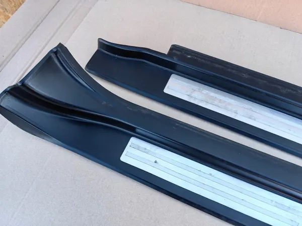 Jeu de protections de seuil intérieur Audi TT 8N OEM 8N0853492/91 image 5