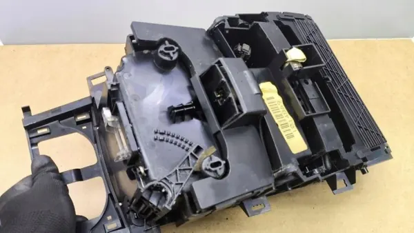 Cendrier d'occasion OEM A25168025149051 Mercedes-Benz R image 6