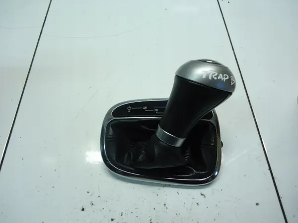 Mercedes C W203 Pookhoes OEM A2032672811 image 2