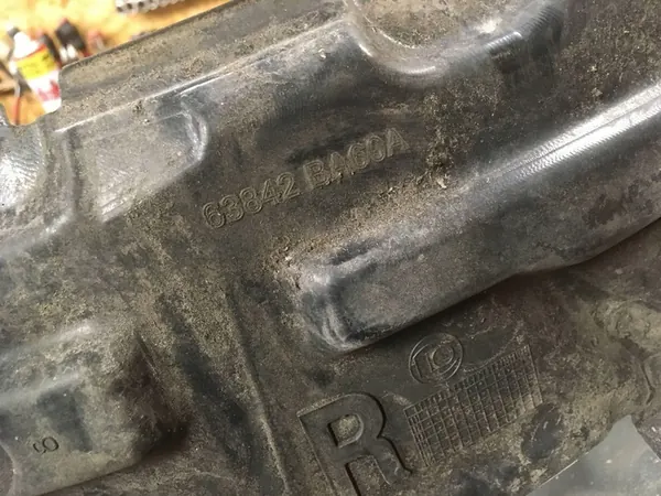 Nissan Juke I F15 Etuvasen Lokasuoja 63842BA60A image 3