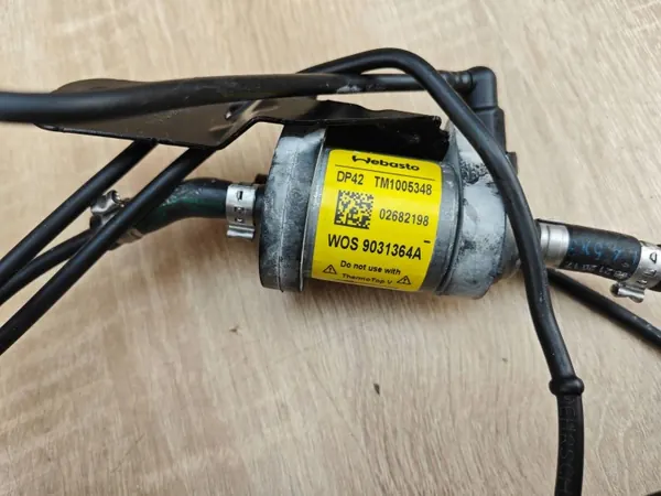 BMW 5 G30 G31 2021 Pompe Webasto OEM 9320479 image 3