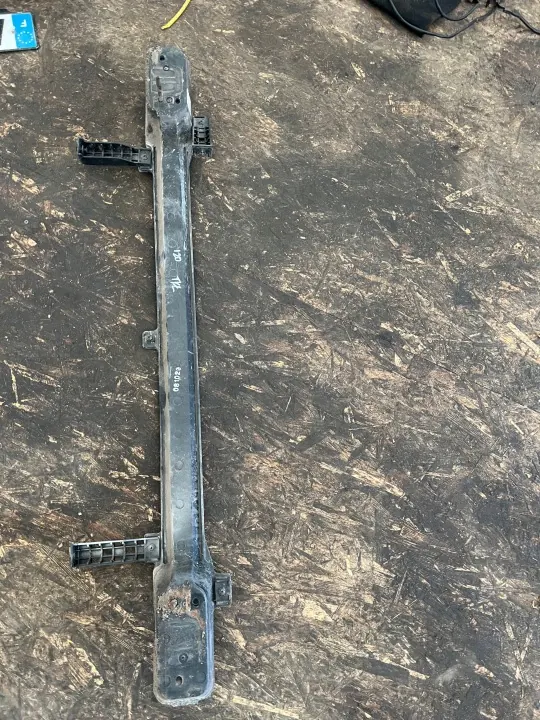 Hyundai i20 takapuskurin palkki OEM 86630-1J000 image 2