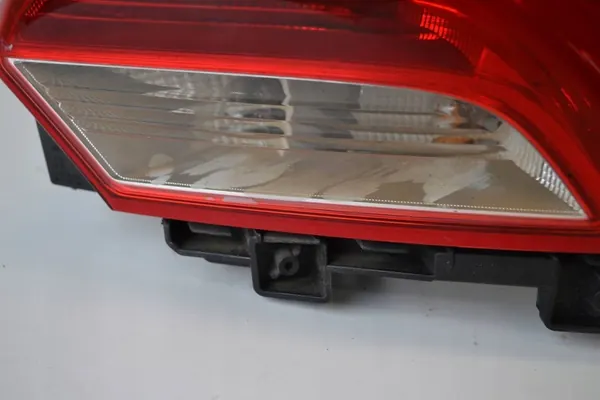 Luz trasera izquierda Volvo V40 II 2014 OE 31395845 image 4