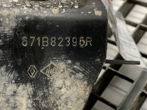OEM 671B82395R Renault Arkana tankfäste image 4