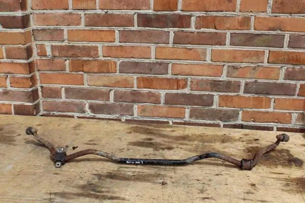 OEM DRX11776 Etutasauslinkki Subaru Outback image 2