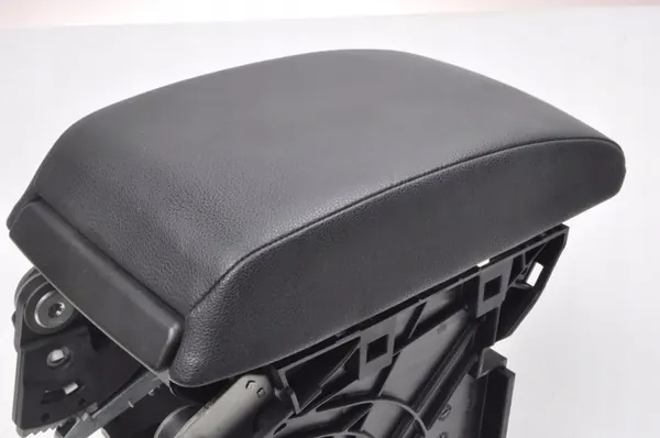 Apoio de braço consola central SEAT Leon OEM 5F0864207B image 3