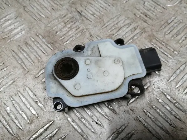 Persienn motor OEM A24041153212 för Renault Kadjar image 2