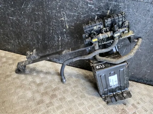 Soporte Radiador Tesla OEM 1054164-00-E Usado image 3
