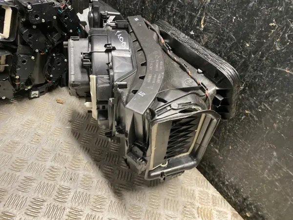 Gebläsegehäuse Audi Q8 e-tron OEM 4K1820005AK Gebraucht image 3