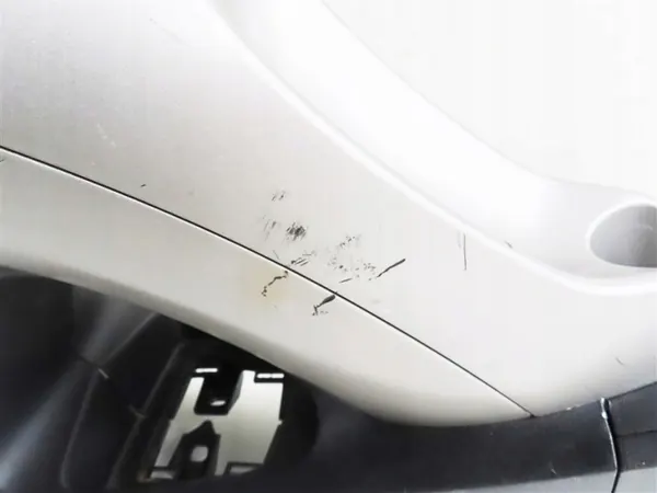 Accoudoir Toyota OE OEM 58911-02180 - État Utilisé image 4