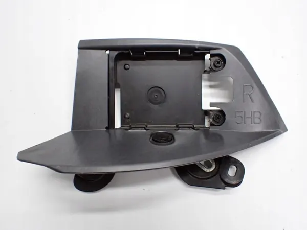 Cache radar droit Europe OEM B61V-67Z42 Mazda3 III image 2