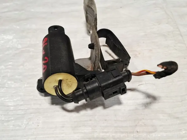 Kondensatorsensor OEM 6E0907488A für VW Passat B6 2.0 TDI image 3